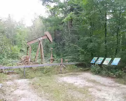 PXL004 Gisement pétrolier de Chailly, 48 puits exploités de 1960 à 1986 en forêt de Fontainebleau